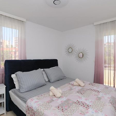 Apartman Iskra Lägenhet Rijeka Exteriör bild