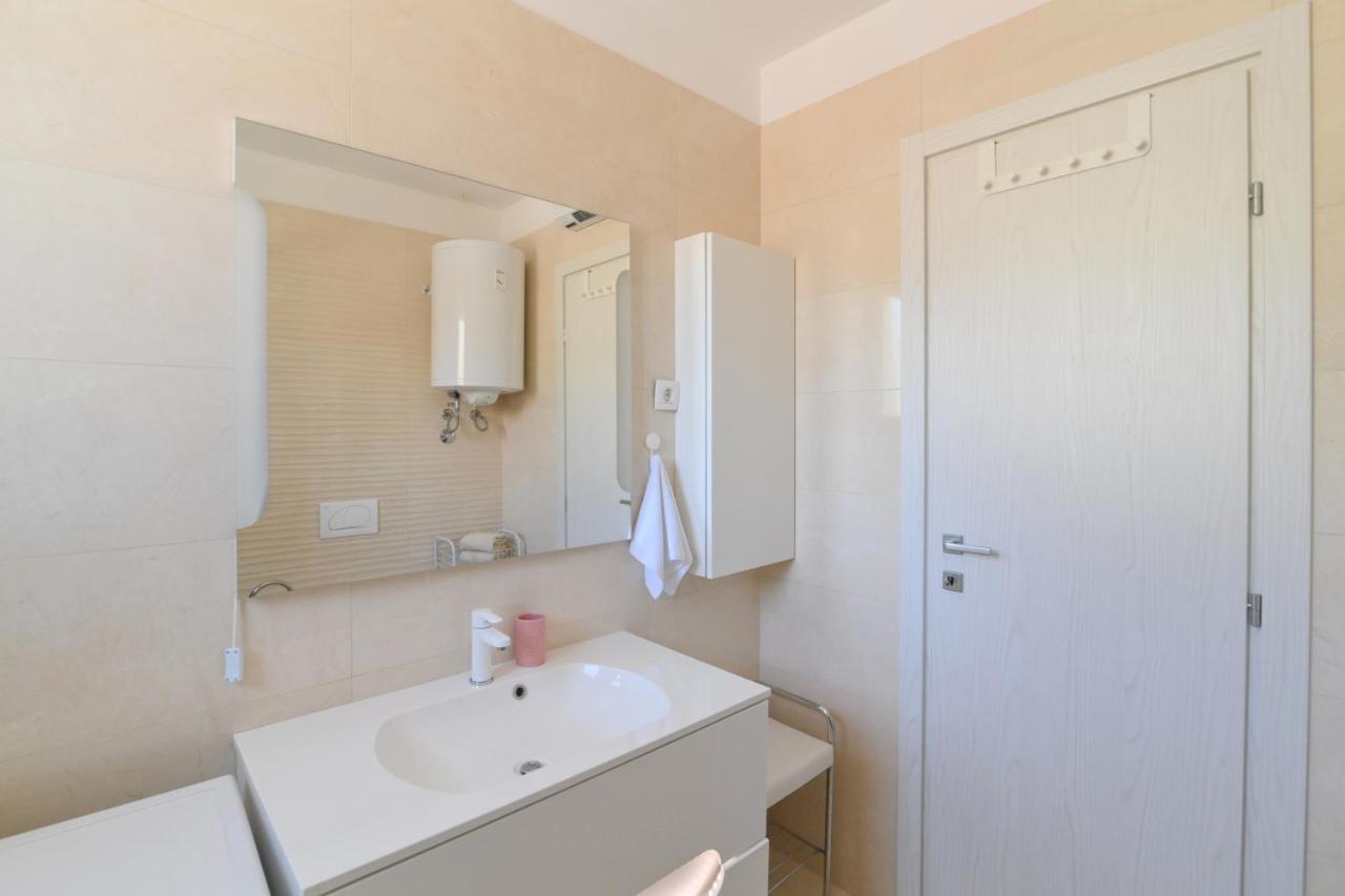 Apartman Iskra Lägenhet Rijeka Exteriör bild