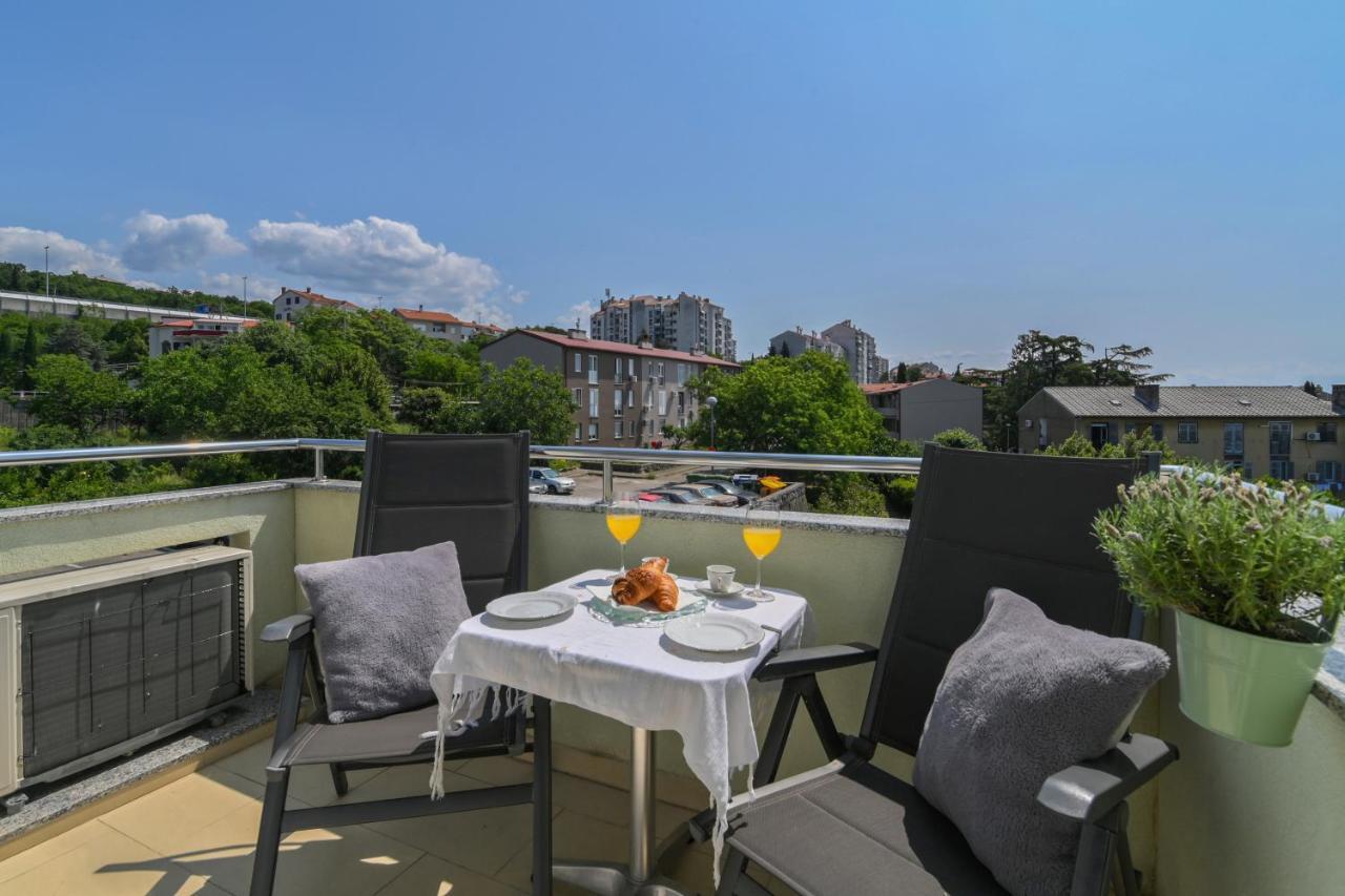 Apartman Iskra Lägenhet Rijeka Exteriör bild