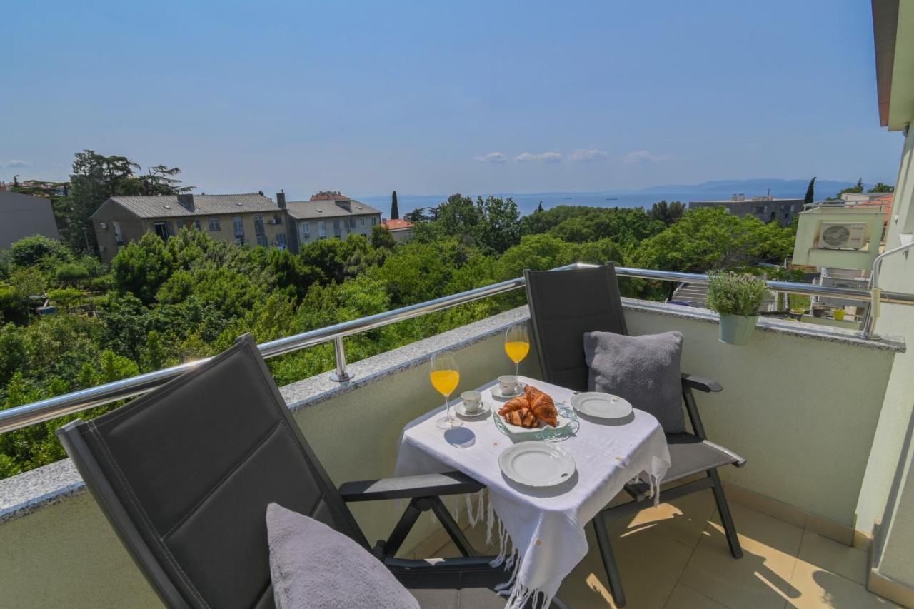 Apartman Iskra Lägenhet Rijeka Exteriör bild