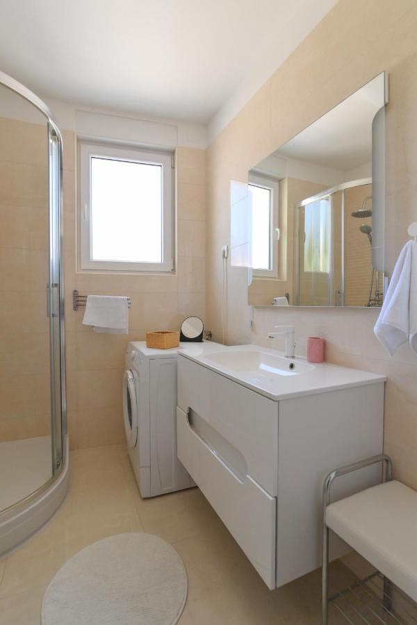 Apartman Iskra Lägenhet Rijeka Exteriör bild