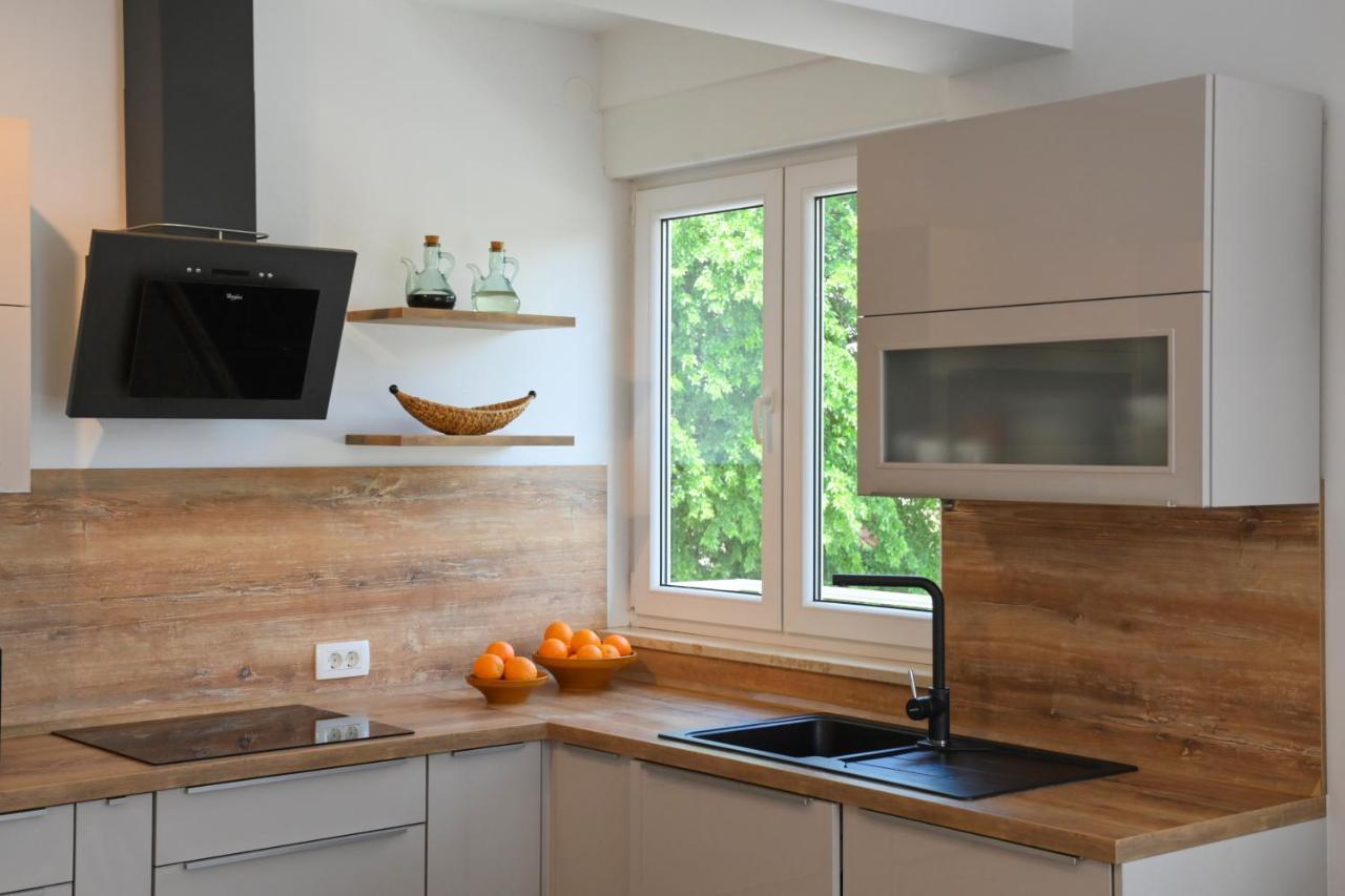Apartman Iskra Lägenhet Rijeka Exteriör bild