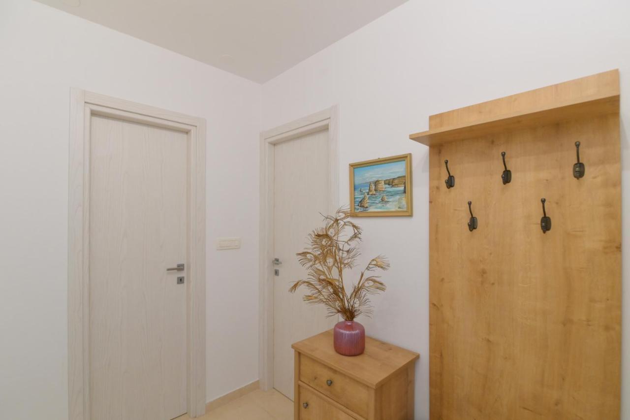 Apartman Iskra Lägenhet Rijeka Exteriör bild