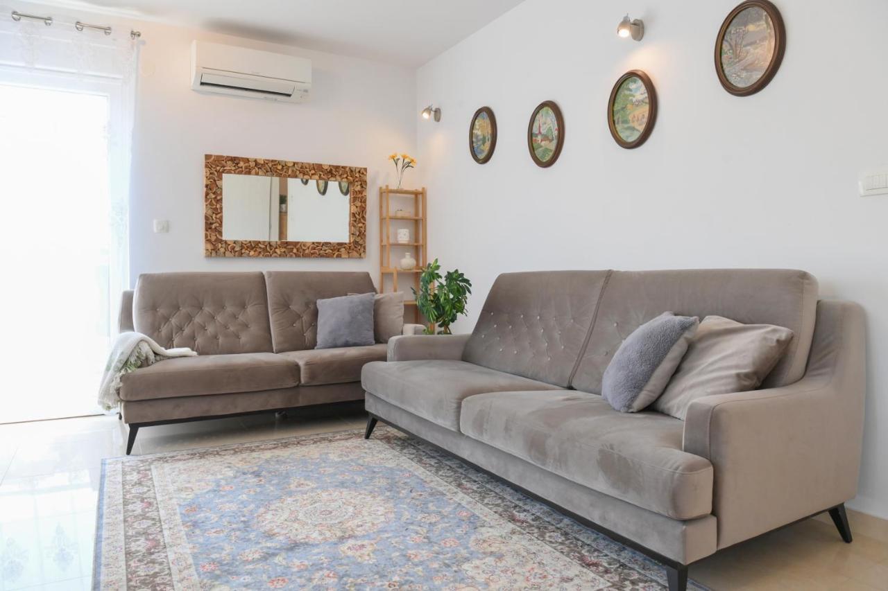 Apartman Iskra Lägenhet Rijeka Exteriör bild