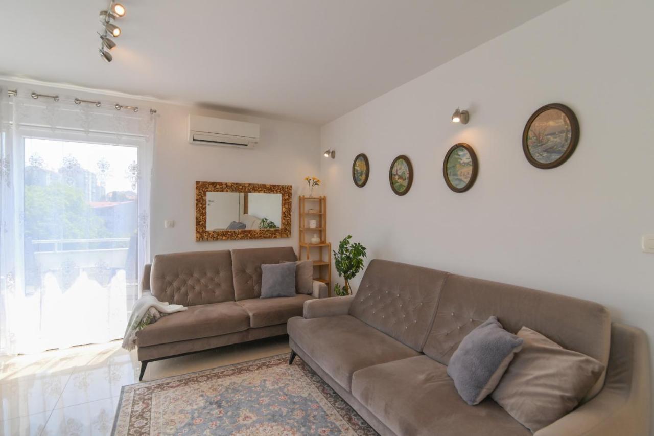 Apartman Iskra Lägenhet Rijeka Exteriör bild