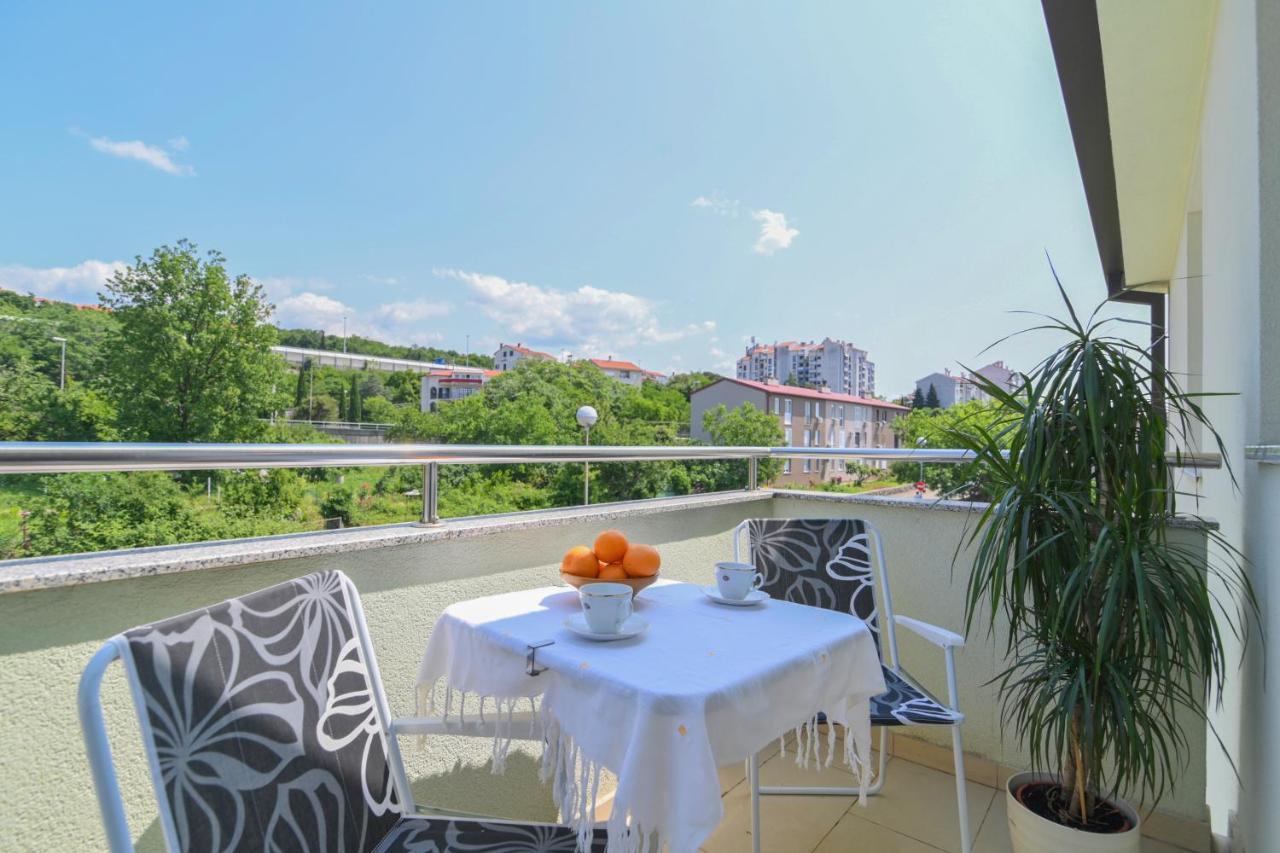 Apartman Iskra Lägenhet Rijeka Exteriör bild